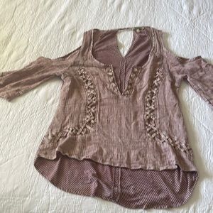 Gimmicks brand cold shoulder top size large